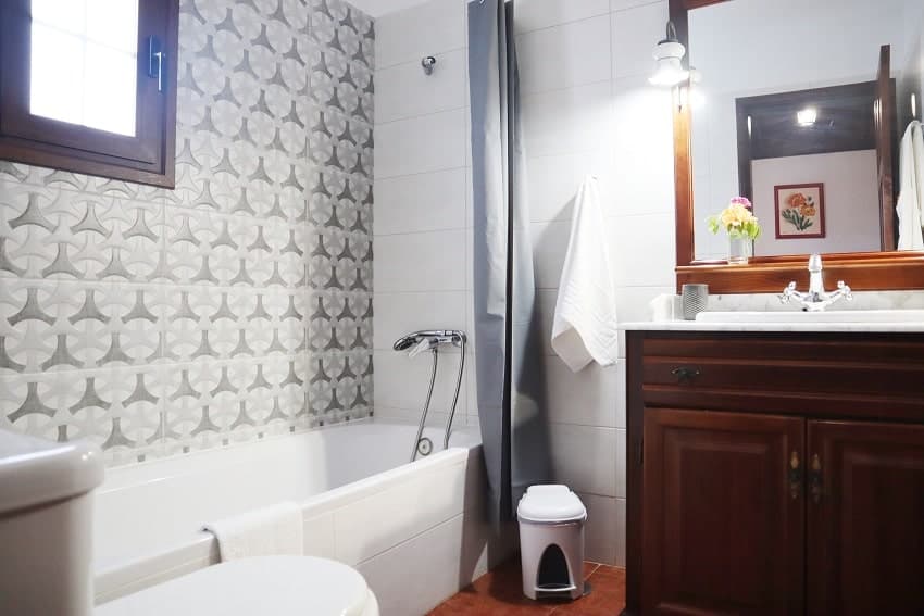 Bathroom, Casa Herminia, Holiday House with Pool Puntagorda, La Palma Bathroom, Casa Herminia, Holiday House with Pool Puntagorda, La Palma