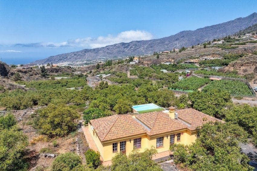 Casa El Salto, Holiday Home Los Llanos with Private Pool