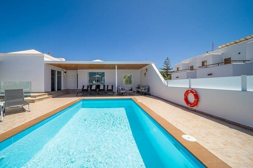Piscina, Villa Cartamar, Villa en Puerto del Carmen, Lanzarote Piscina, Villa Cartamar, Villa en Puerto del Carmen, Lanzarote