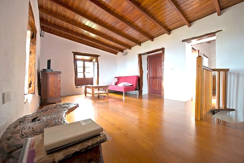 Spain - Canary Islands - El Hierro - Los Llanillos - Casa Gilberto - Living room with sea view and TV in the upper floor