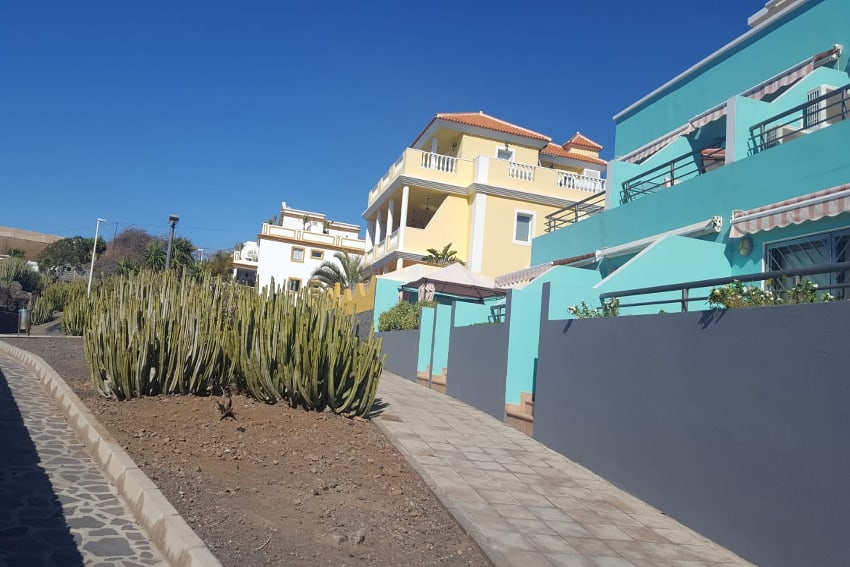 España - Islas Canarias - La Palma - Puerto Naos - Apartamento Brisa del Mar - Paseo litoral frente del apartamento