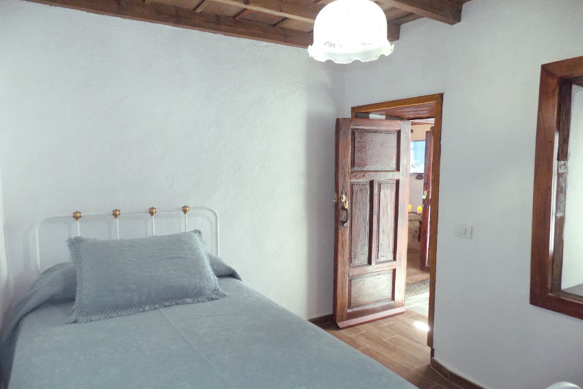 Spain - Canary Islands - La Palma - Tazacorte - Casa Maria - Bedroom with single bed