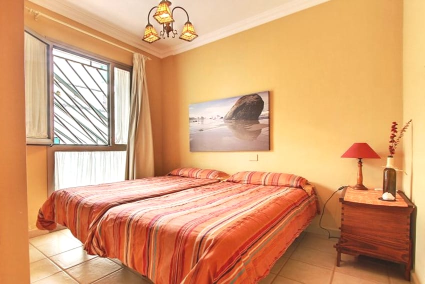 España - Islas Canarias - La Palma - Puerto Naos - Apartamento Brisa del Mar - Confortable dormitorio con cama doble