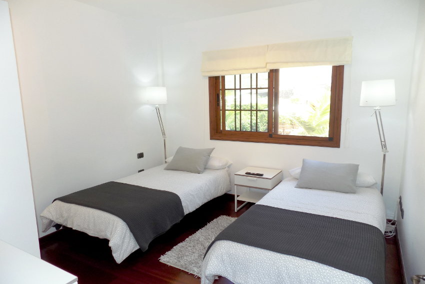 Spain - Canary Islands - El Hierro - Frontera - Villa Mocanes - Single bedroom with SAT-TV
