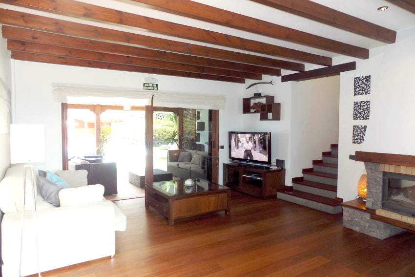 Spain - Canary Islands - El Hierro - Frontera - Villa Mocanes - Living room with fireplace, SAT-TV and direct access to the outdoor area